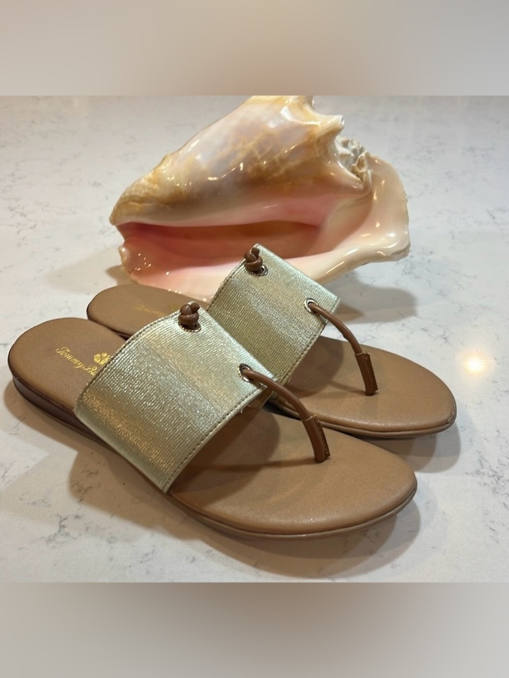 Tommy Bahama Gold Glitter Style Flip Flops Thongs 7.5